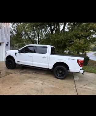 White 2023 Ford F-150 XLT