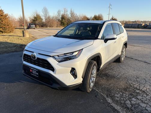 2025 Toyota RAV4 XLE Premium