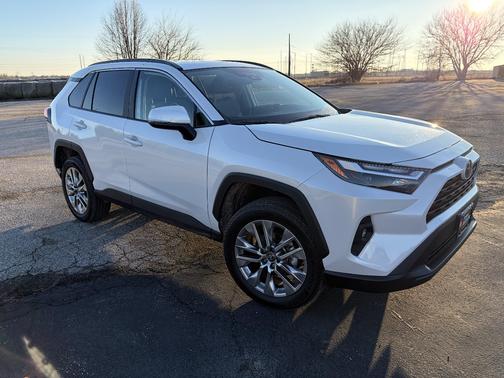 2025 Toyota RAV4 XLE Premium