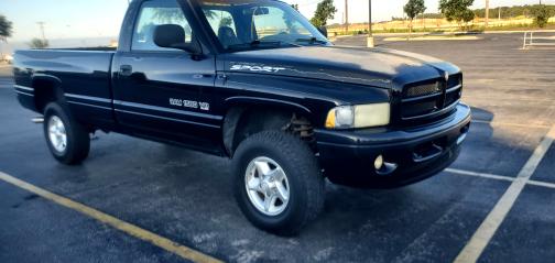 Black 2000 Dodge Ram 1500 Base