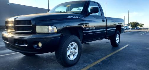 Black 2000 Dodge Ram 1500 Base