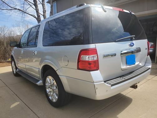 Photo 2 of 6 of 2011 Ford Expedition EL Limited