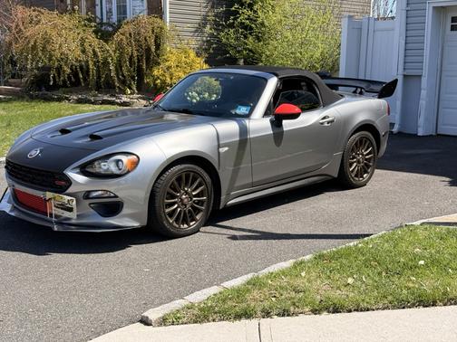 Silver 2017 FIAT 124 Spider Classica