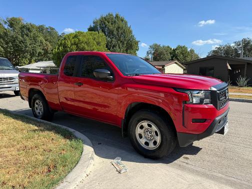Red 2022 Nissan Frontier S