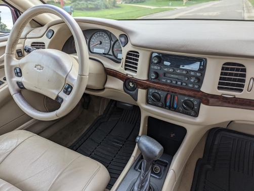 Photo 4 of 7 of 2002 Chevrolet Impala LS