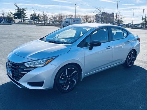 2024 Nissan Versa SR
