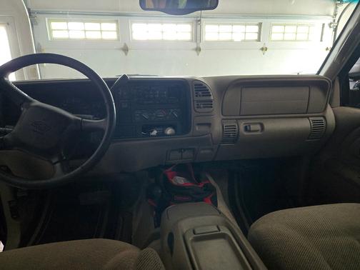 Green 1998 Chevrolet Tahoe LS