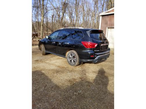 2017 Nissan Pathfinder SL