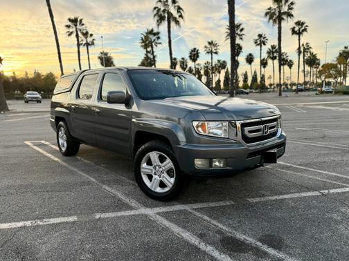 Gray 2010 Honda Ridgeline RTL