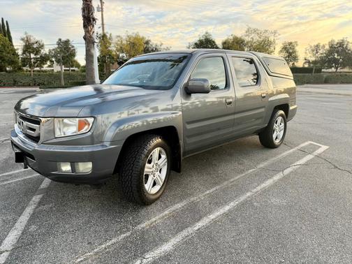 Gray 2010 Honda Ridgeline RTL