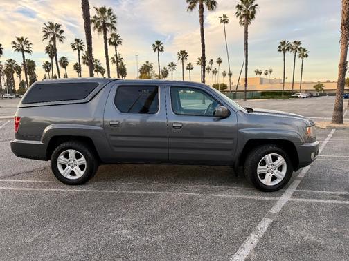 Gray 2010 Honda Ridgeline RTL