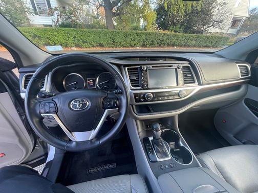 2016 Toyota Highlander Limited