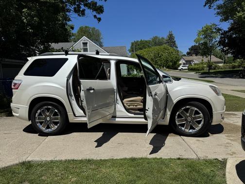White 2012 GMC Acadia Denali