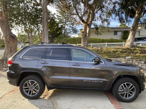 2020 Jeep Grand Cherokee Laredo