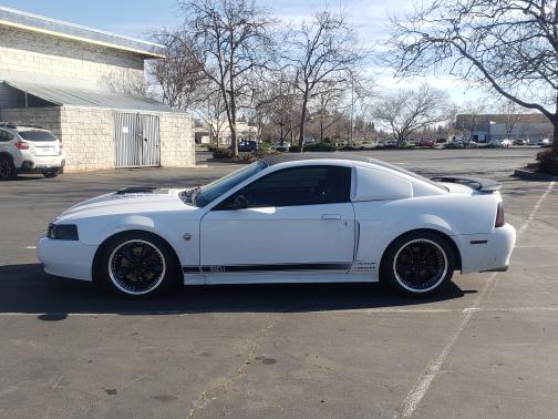 2004 Ford Mustang Mach I