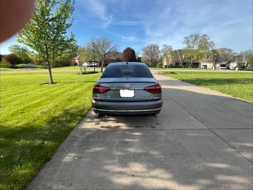 Gray 2017 Volkswagen Passat V6 SEL Premium
