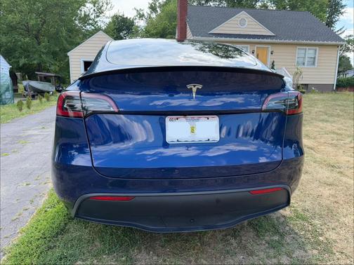Blue 2024 Tesla Model Y Long Range