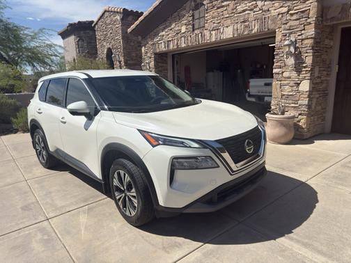 White 2021 Nissan Rogue SV