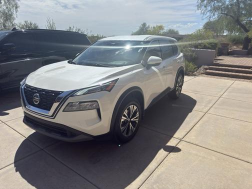 White 2021 Nissan Rogue SV