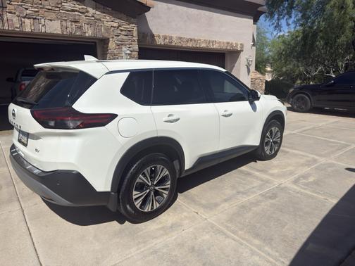 White 2021 Nissan Rogue SV