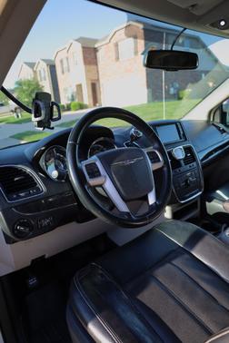 White 2016 Chrysler Town & Country Touring