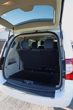 White 2016 Chrysler Town & Country Touring