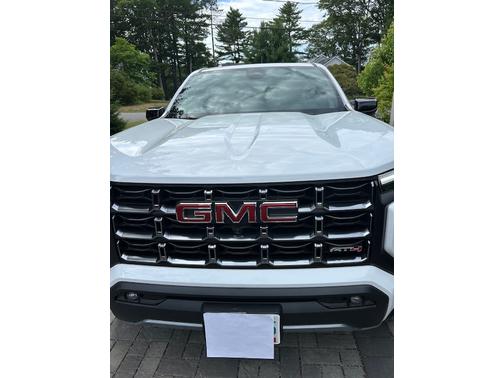 2024 GMC Canyon AT4