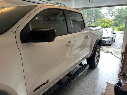 2024 GMC Canyon AT4