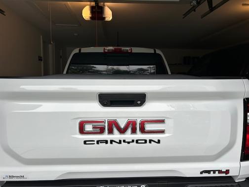 2024 GMC Canyon AT4