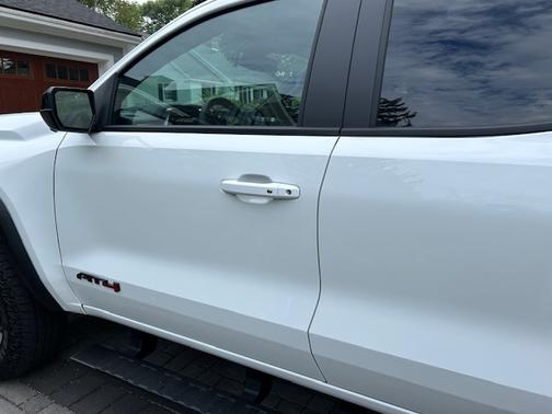 2024 GMC Canyon AT4