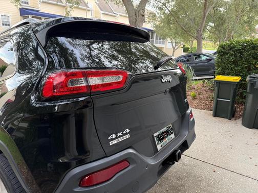 Black 2017 Jeep Cherokee Latitude