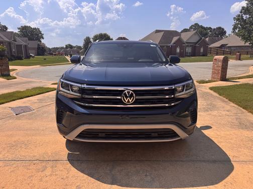 Blue 2020 Volkswagen Atlas Cross Sport 2.0T SEL