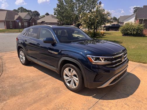 Blue 2020 Volkswagen Atlas Cross Sport 2.0T SEL