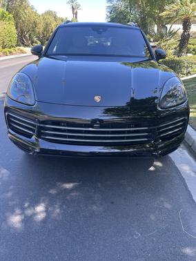 Black 2023 Porsche Cayenne Cayenne Platinum Edition