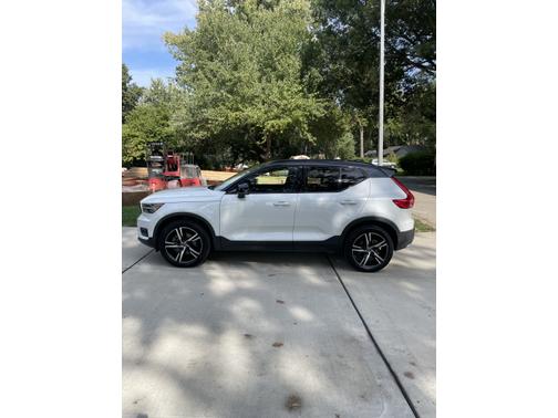 2019 Volvo XC40 T5 R-Design