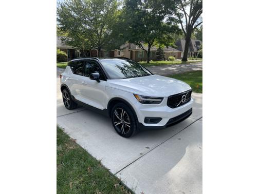 2019 Volvo XC40 T5 R-Design