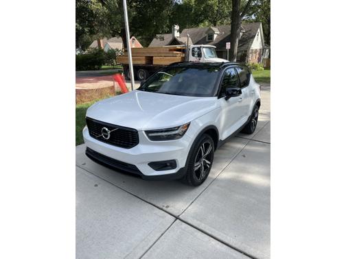 2019 Volvo XC40 T5 R-Design
