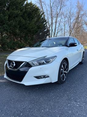 White 2018 Nissan Maxima 3.5 SV