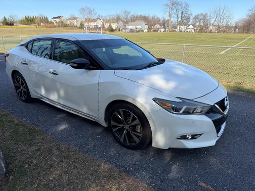 White 2018 Nissan Maxima 3.5 SV