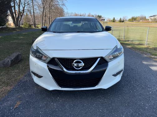 White 2018 Nissan Maxima 3.5 SV