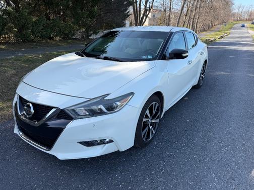 White 2018 Nissan Maxima 3.5 SV