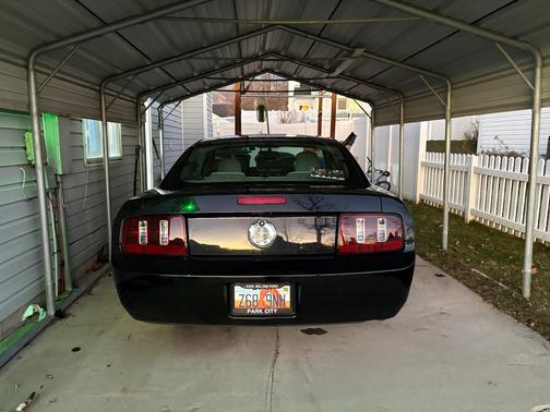 2007 Ford Mustang Deluxe