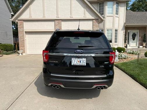 Black 2018 Ford Explorer Platinum