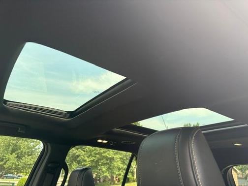 Black 2018 Ford Explorer Platinum
