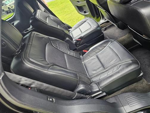Black 2016 Ford Explorer Platinum