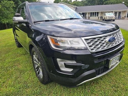 Black 2016 Ford Explorer Platinum