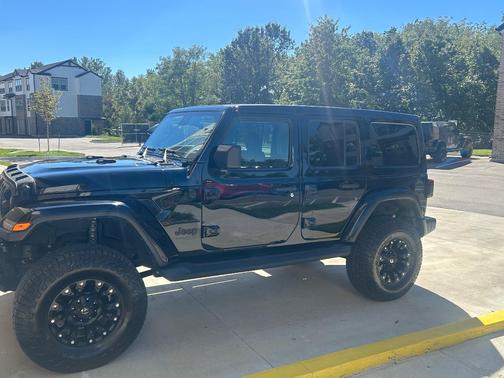 Black 2020 Jeep Wrangler Unlimited Sahara