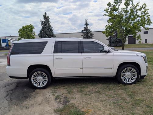 White 2019 Cadillac Escalade ESV Platinum