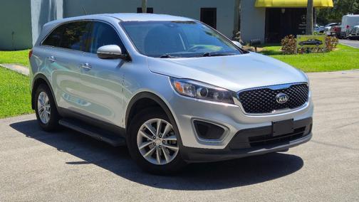 Silver 2018 Kia Sorento L