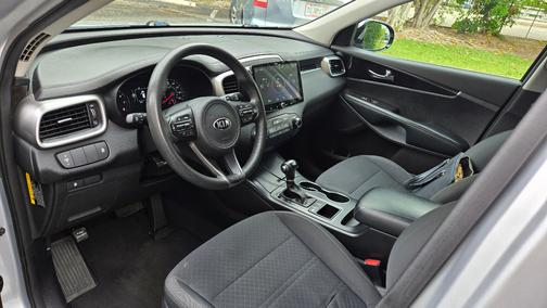 Silver 2018 Kia Sorento L
